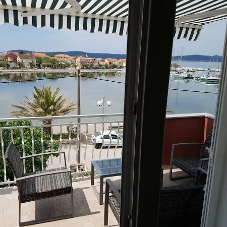 Roko Kolinda דירה