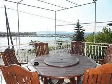 Roko Kolinda アパート