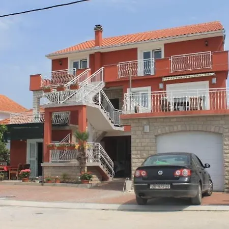 Apartments Roko Kolinda