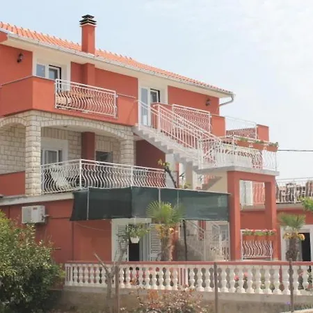 Apartments Roko Kolinda Бибинье