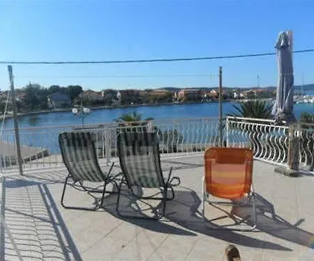 Apartments Roko Kolinda * Бибинье