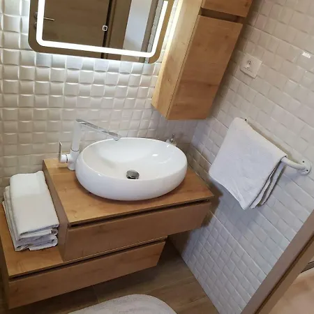 Apartments Roko Kolinda * Бибинье