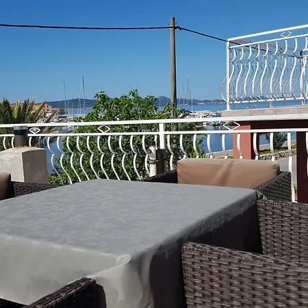 Apartments Roko Kolinda