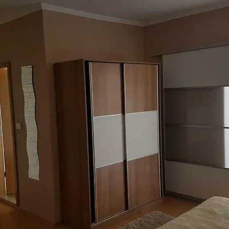 Apartments Roko Kolinda *