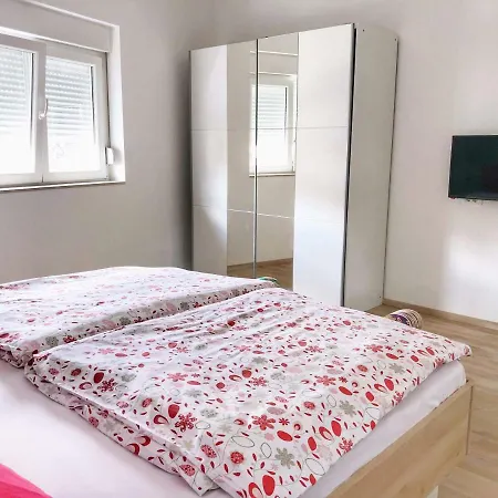 Apartments Roko Kolinda Apartment *