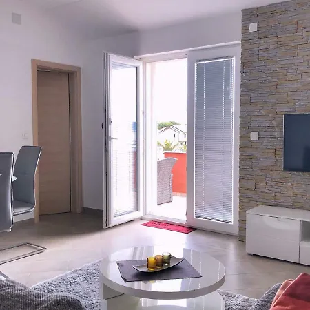 Apartments Roko Kolinda Апартаменты Бибинье